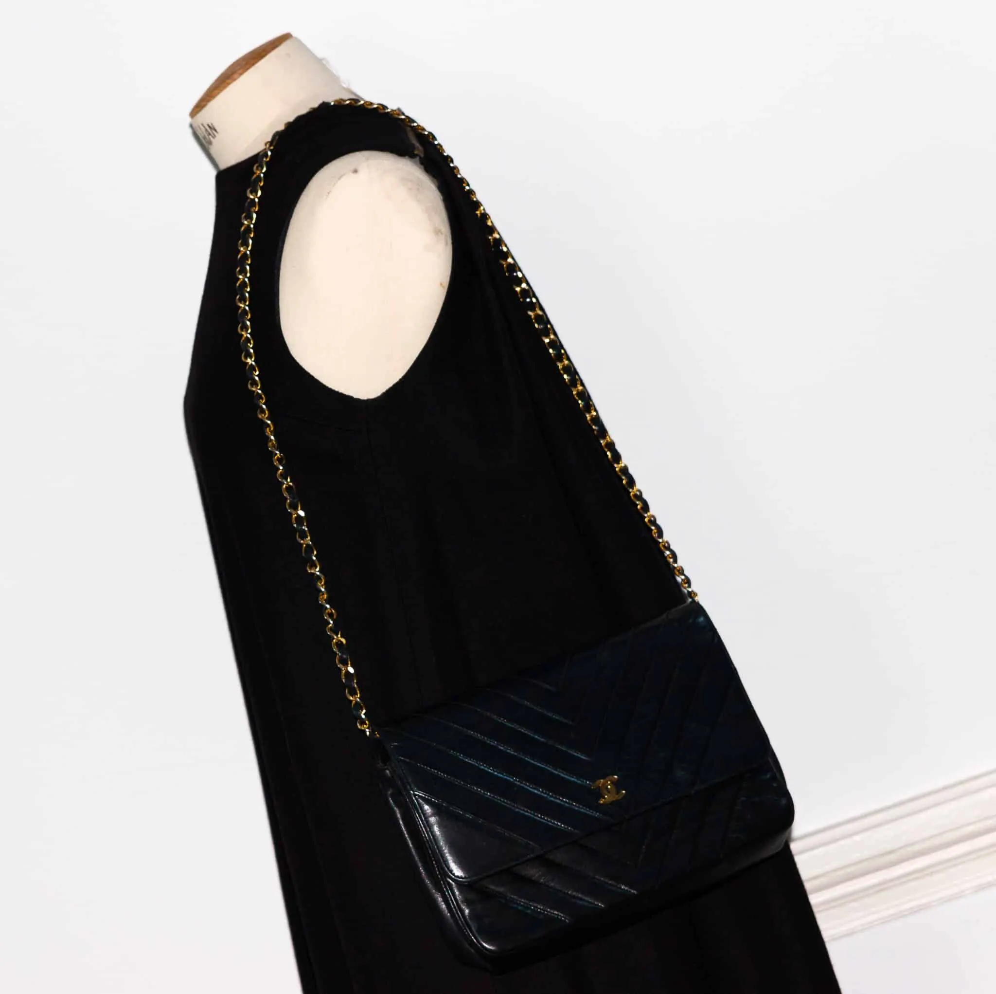 Chanel Vintage Black Chevron Handbag 80s - Katheley's