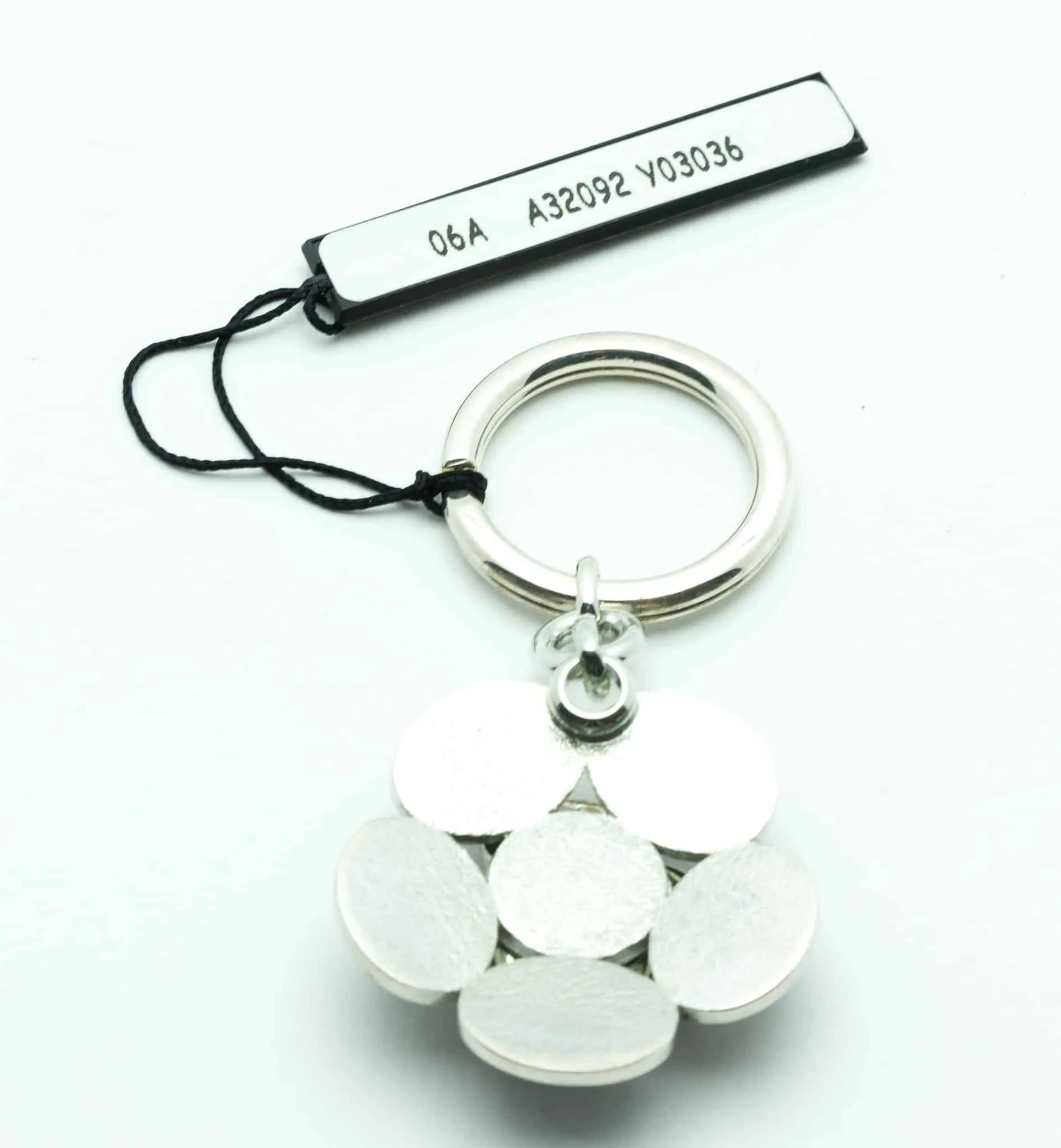 Chanel Camelia grey pearl keys' holder 2006 - Katheley's