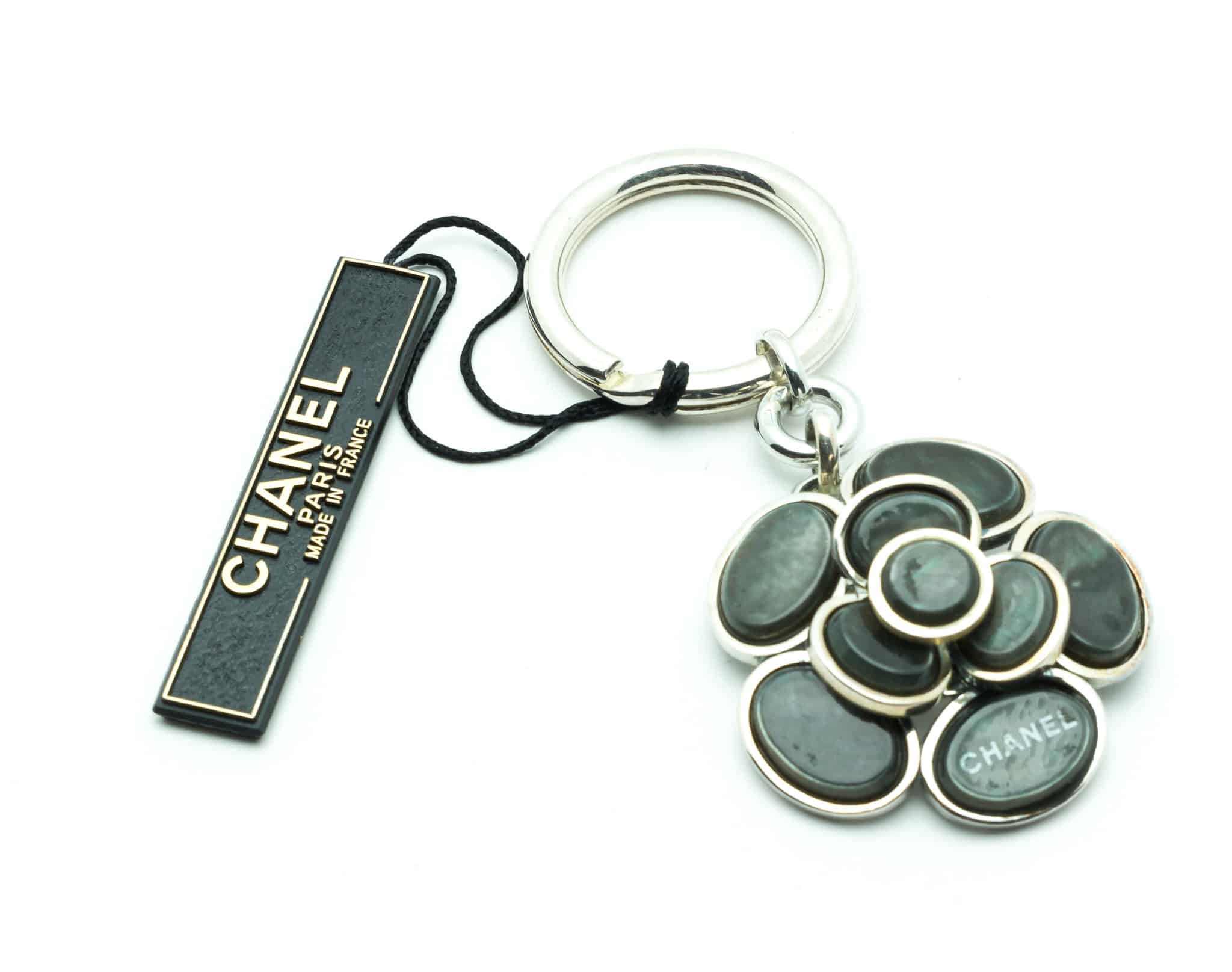 Chanel Camelia grey pearl keys' holder 2006