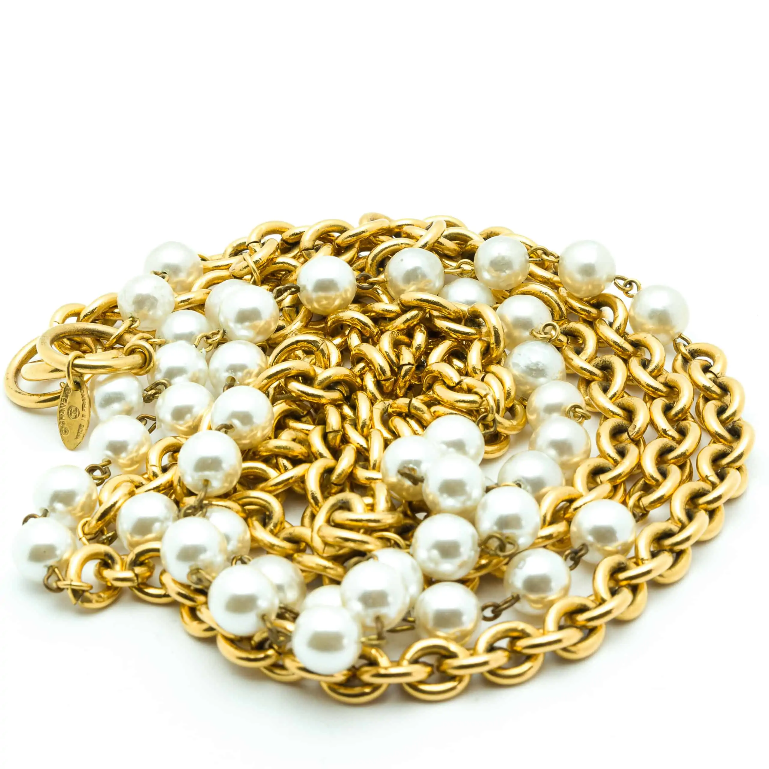 STUNNING CHANEL vintage pearl with gold logo disk necklace  Inox Wind