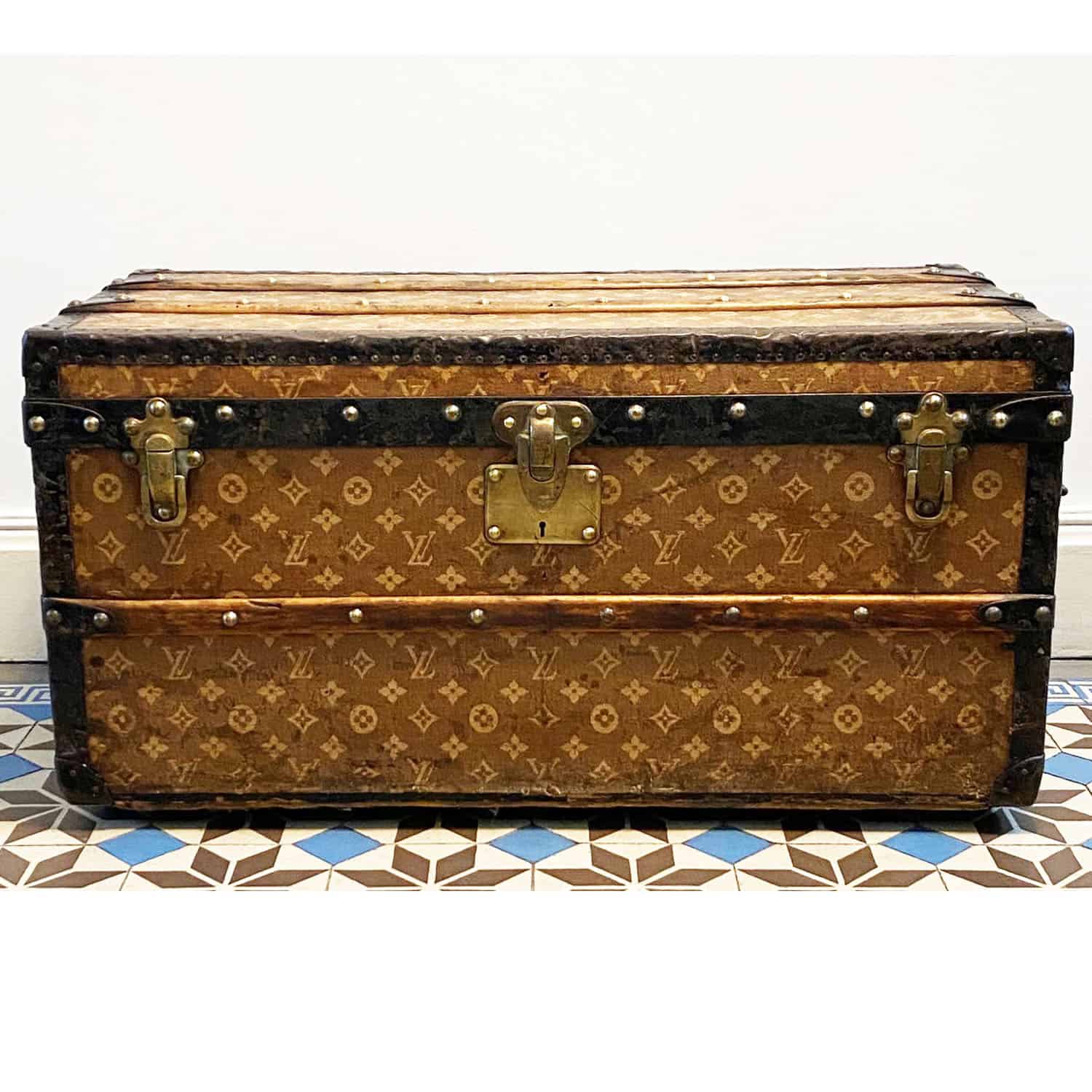 A trunk by Louis Vuitton, late 1800s. - Bukowskis