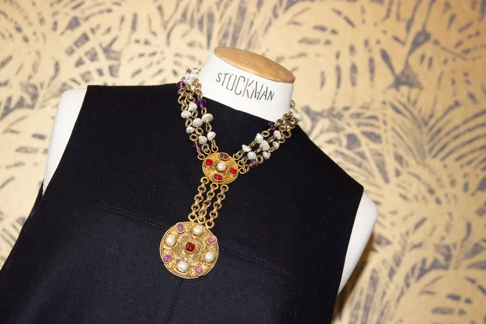 Rare 1993 Chanel Vintage Gold Gripoix Byzantine Drop Pearl Necklace
