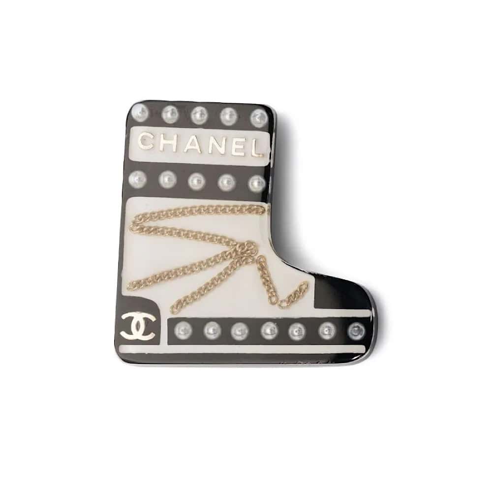 Chanel collectable boots brooch 2019 - Katheley's